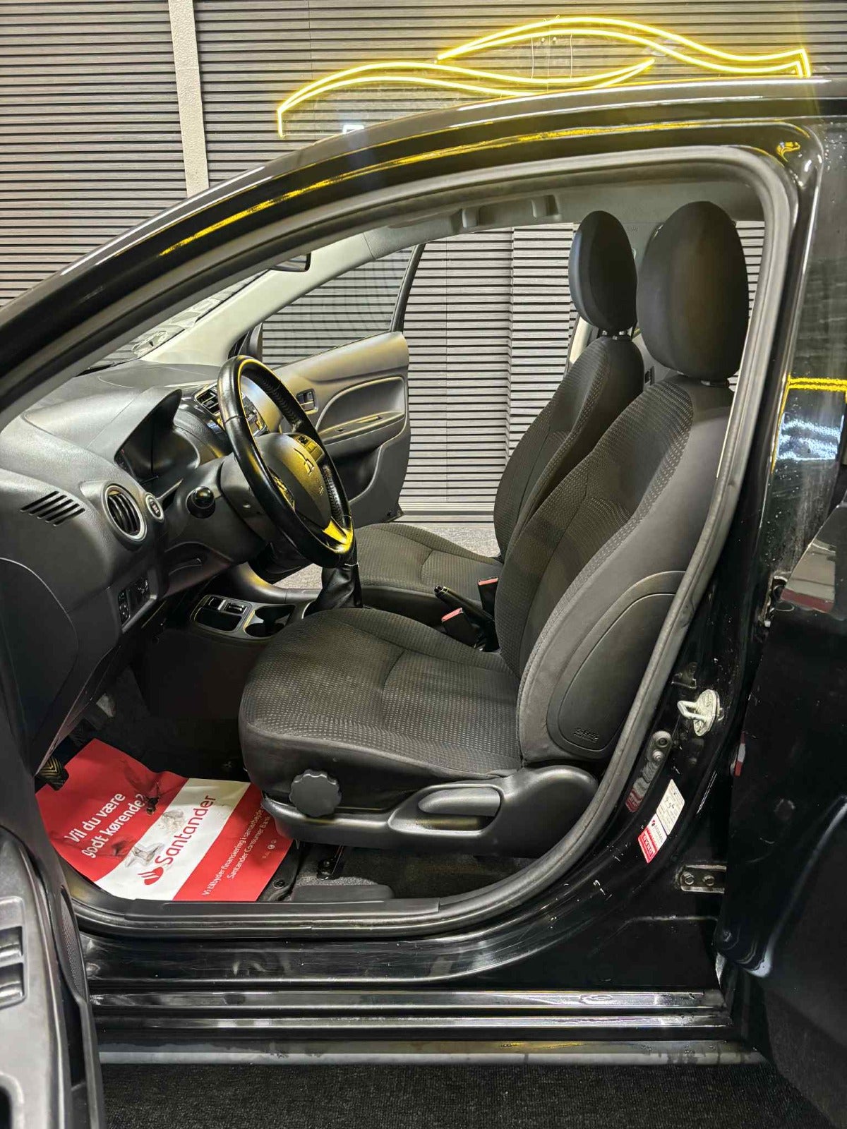 Billede af Mitsubishi Space Star 1,2 Black & White