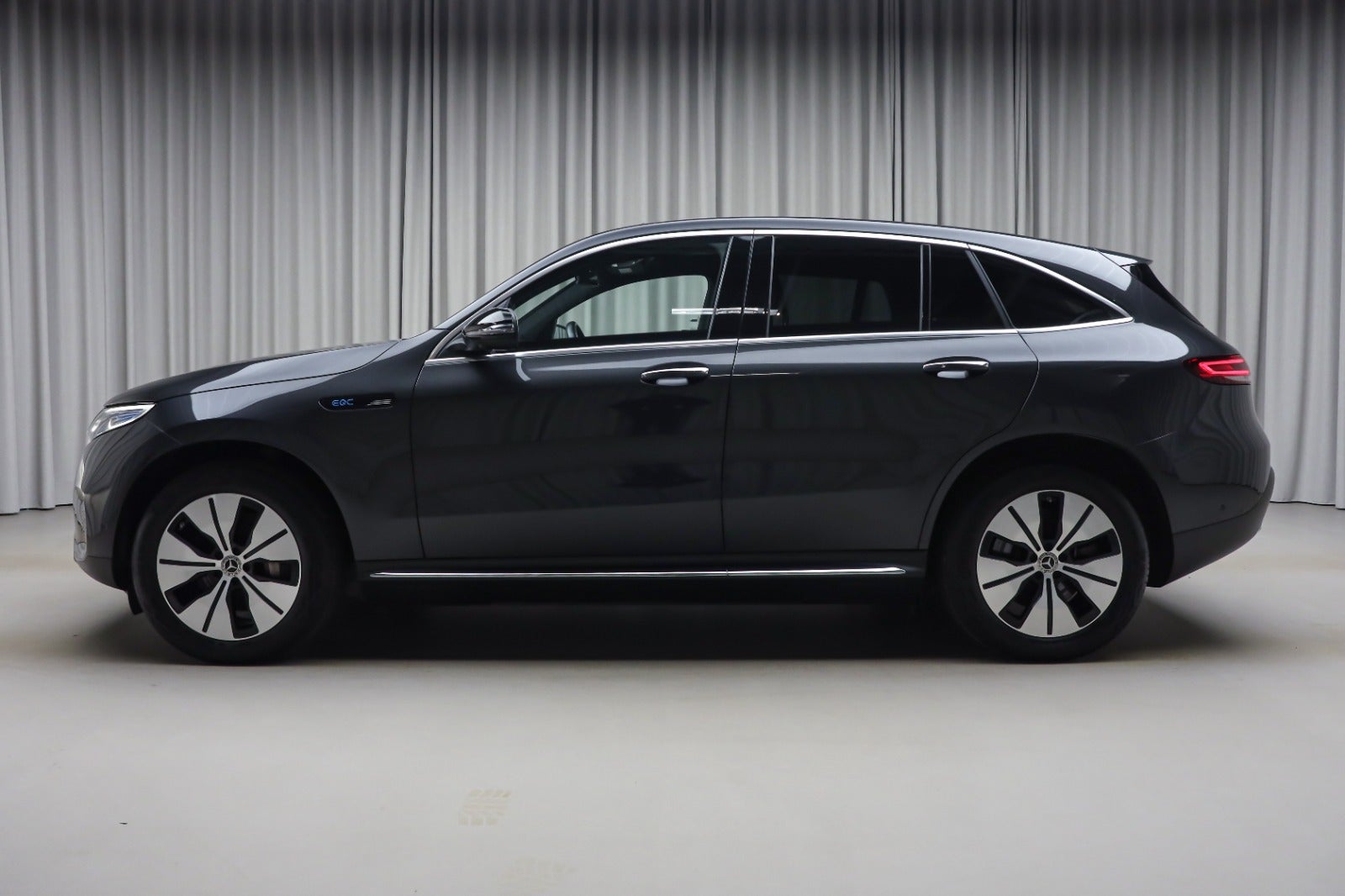 Mercedes-Benz EQC 400 (6/8)