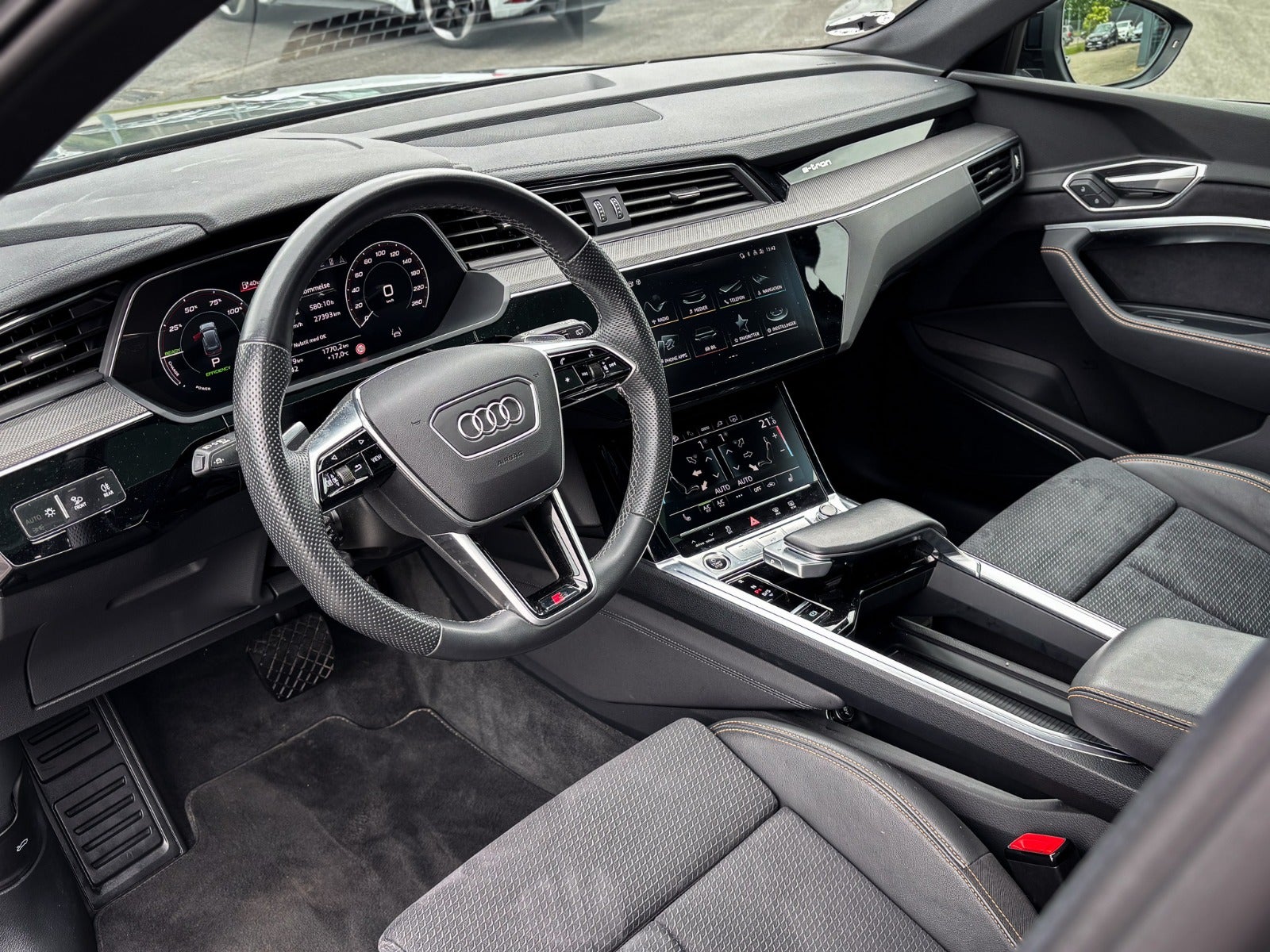 Billede af Audi e-tron 55 Black Edition S-line quattro