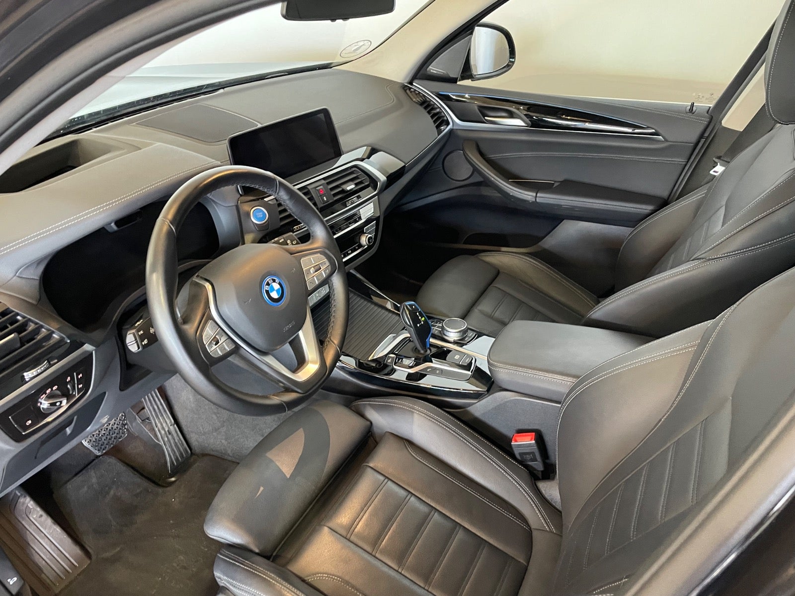 BMW iX3 Charged Plus