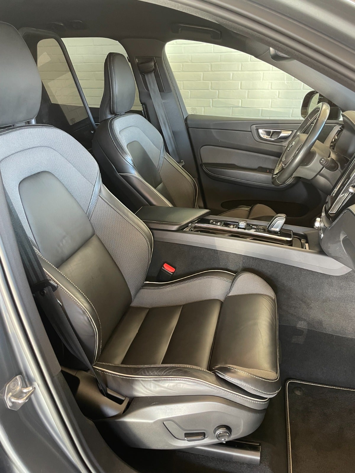 Billede af Volvo XC60 2,0 B4 197 R-Design aut. Van