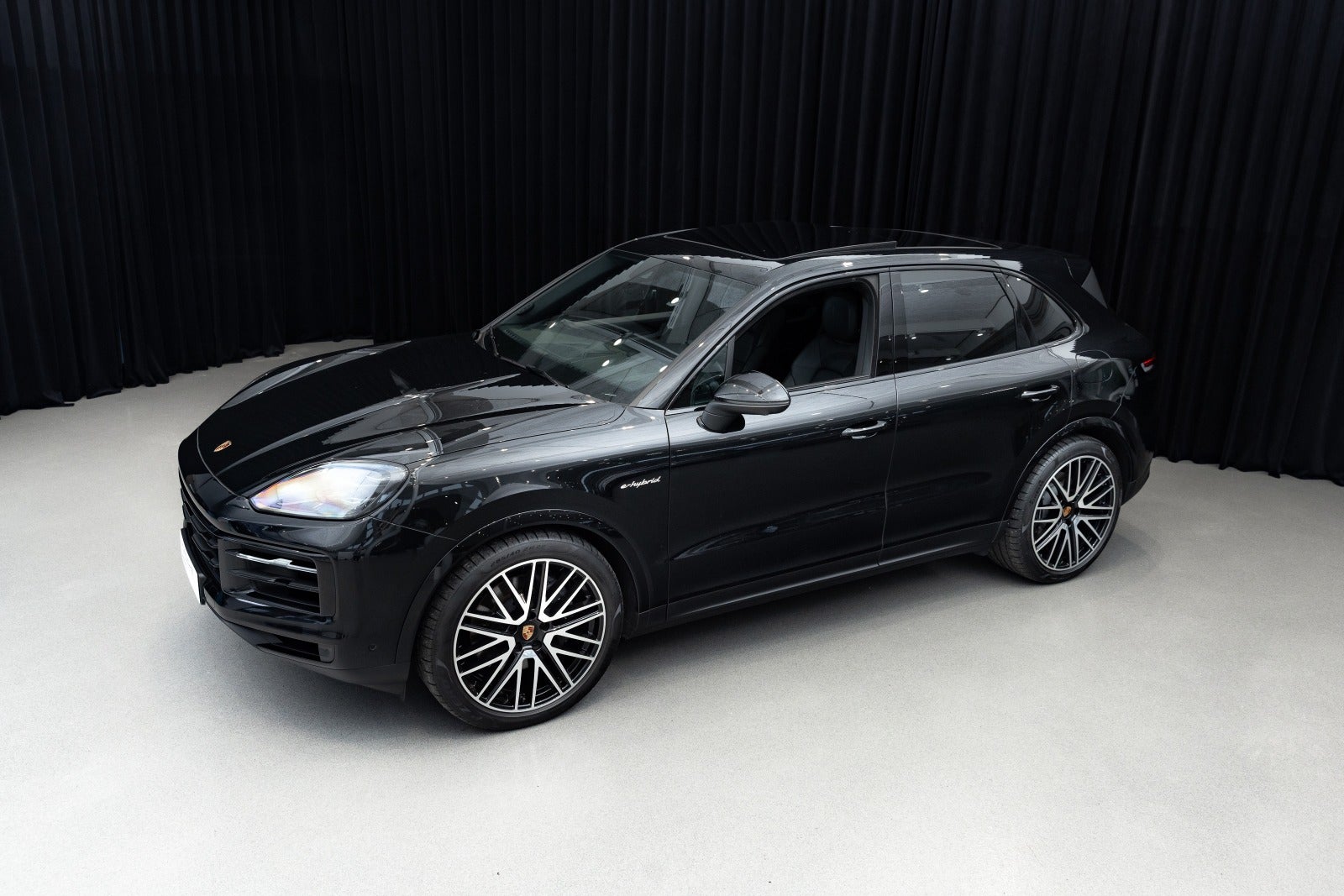 Gallery image 3 of 18