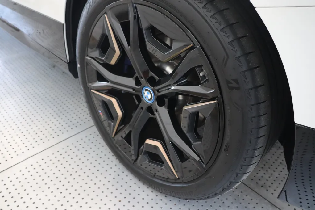 BMW iX xDrive40 Sport