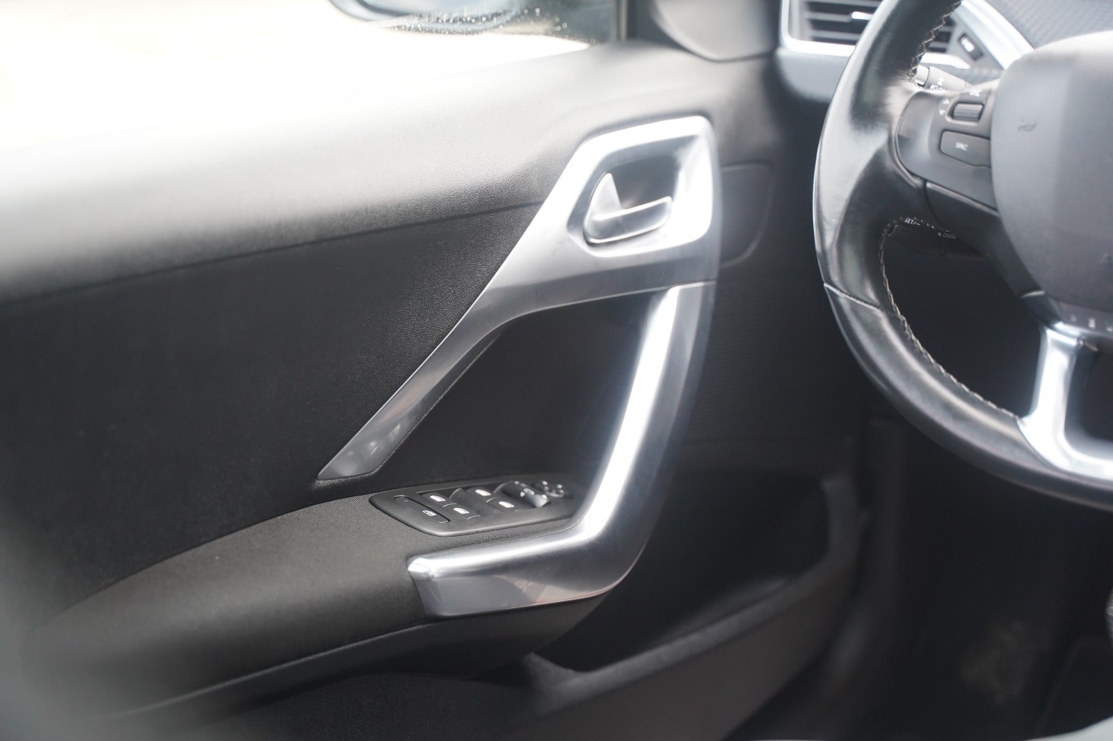 Billede af Peugeot 2008 1,2 PureTech 110 Prestige Sky