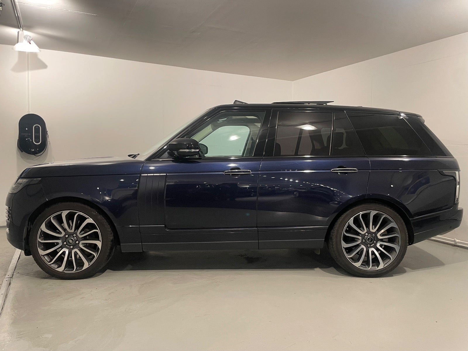 Land Rover – Range Rover