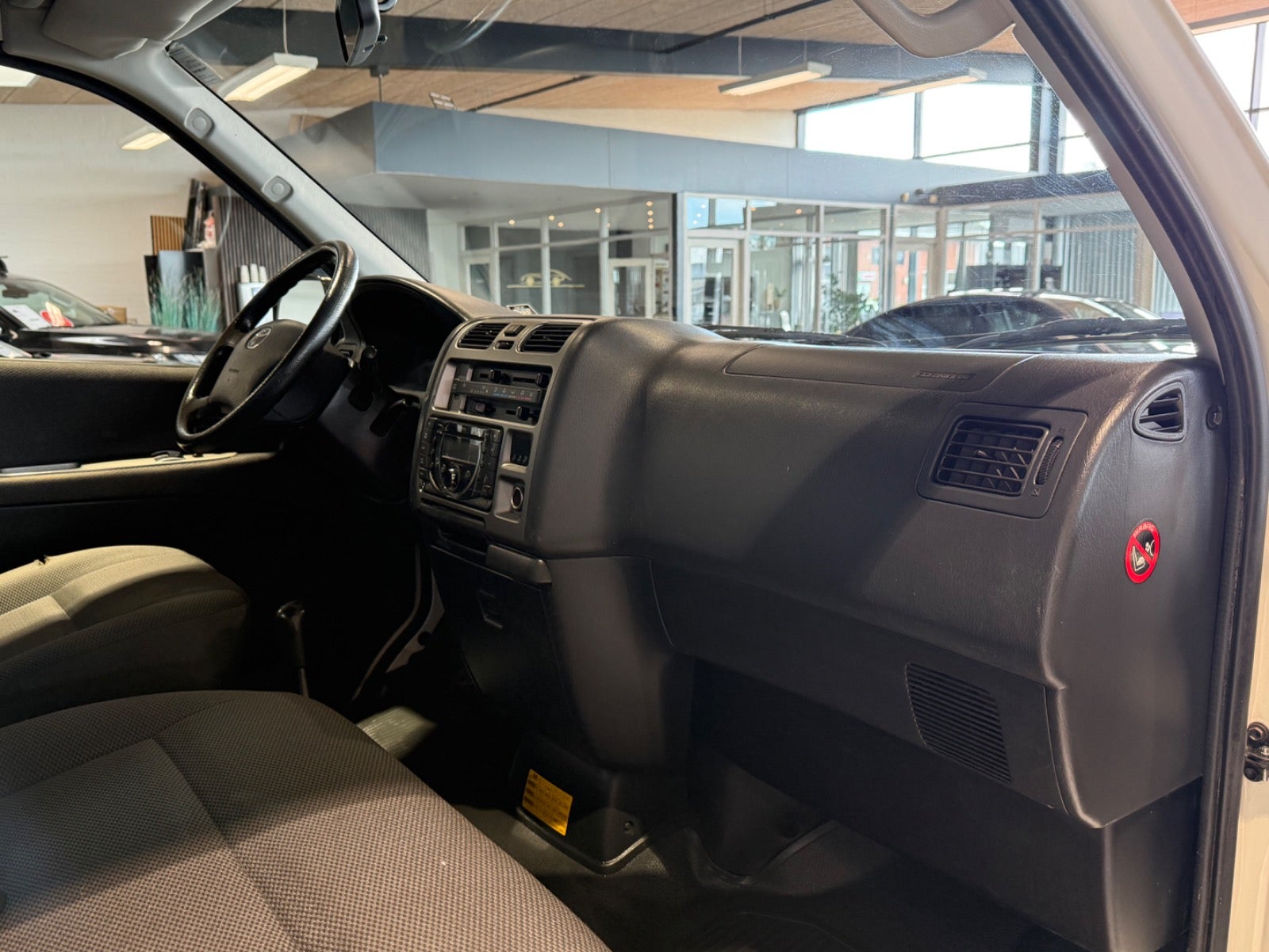 Billede af Toyota HiAce 2,5 D-4D 117 Komfort lang