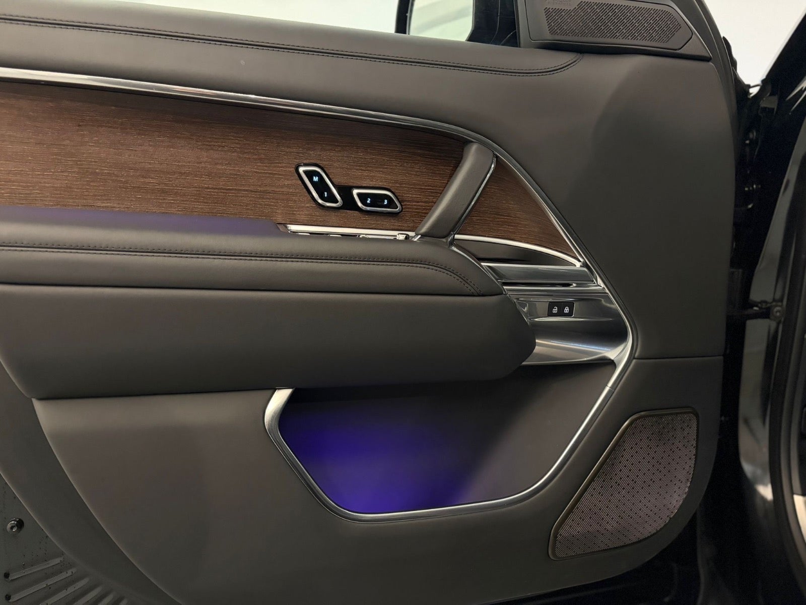 Land Rover – Range Rover