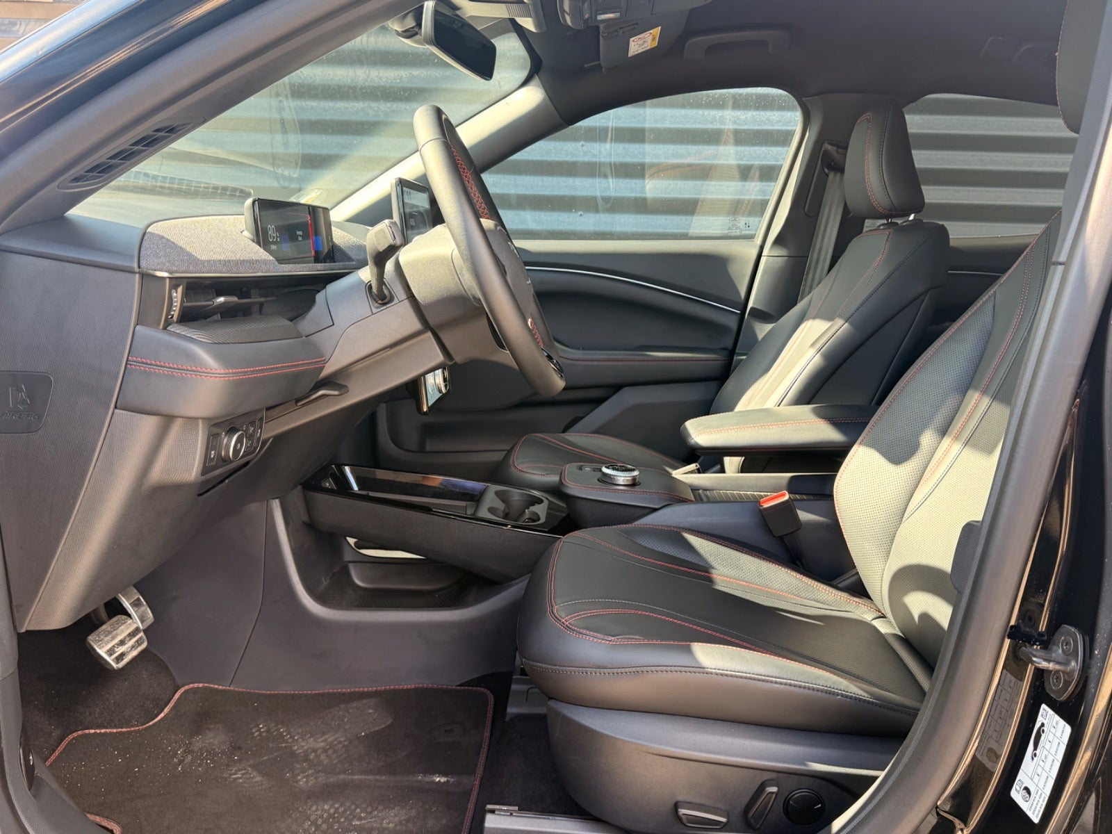 Billede af Ford Mustang Mach-E 88 Premium Extended Range AWD