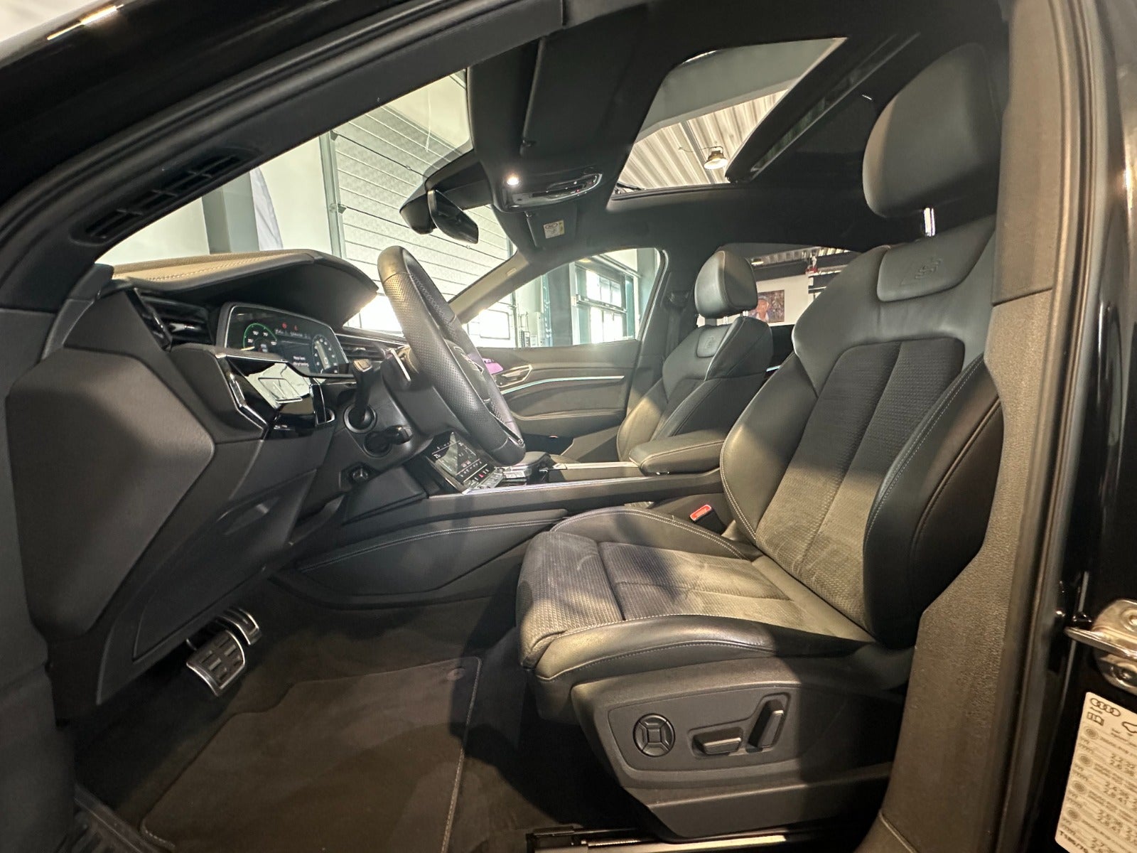 Audi Q8 e-tron 55 S-line Sportback quattro 5d - 16