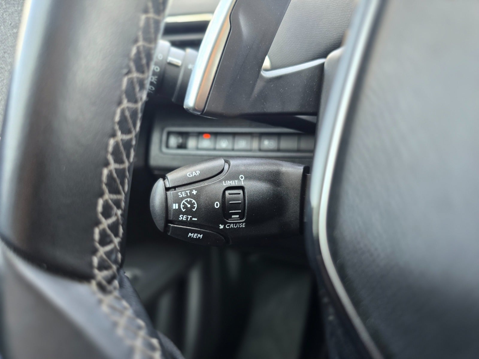 Billede af Peugeot 3008 1,6 Hybrid Allure Limited EAT8