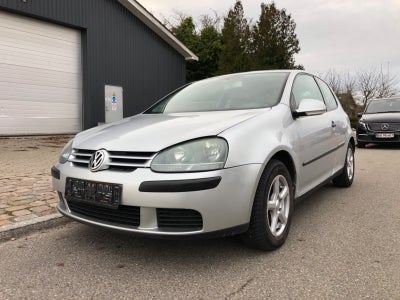 VW Golf V 1,6 FSi Comfortline 3d