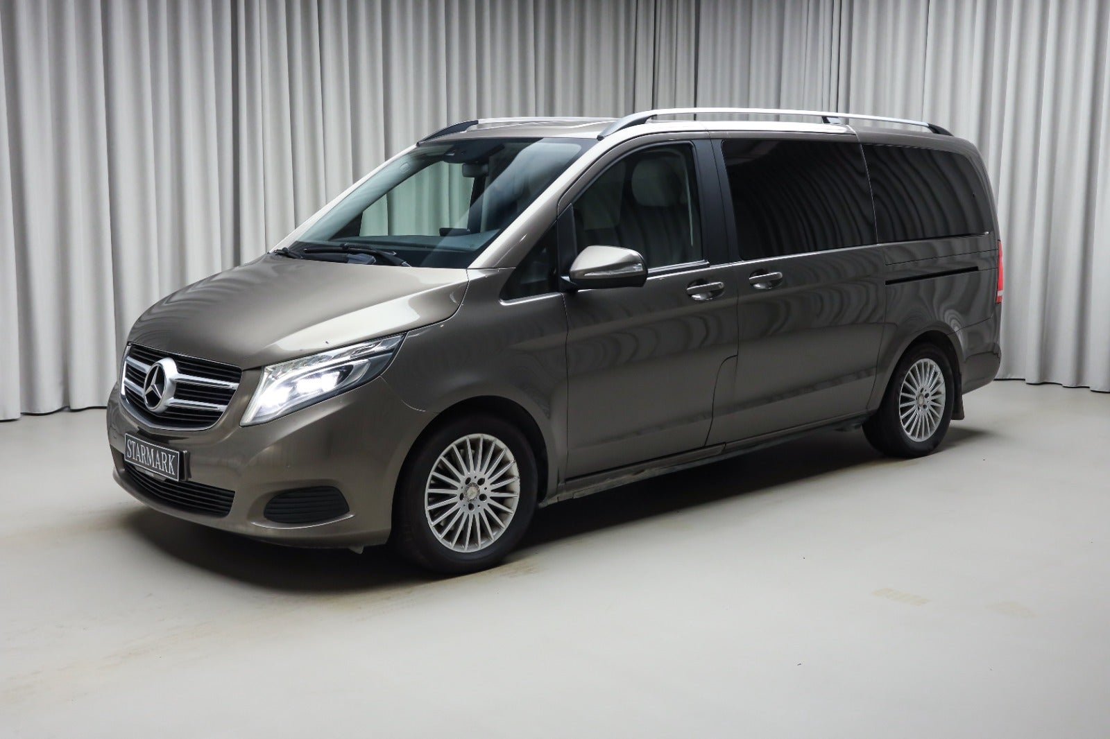 Mercedes-Benz V 220 d (1/8)