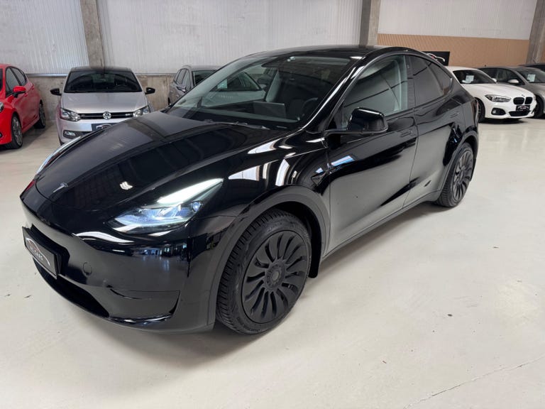 Tesla Model Y RWD