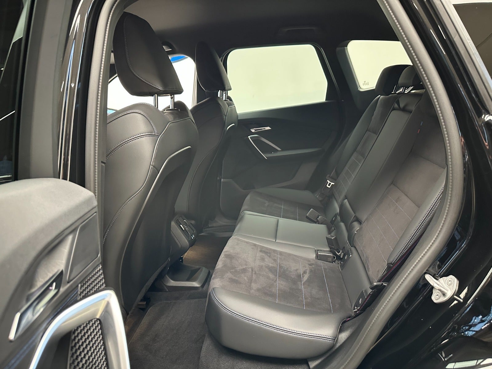 Billede af BMW iX1  eDrive20 Fully Charged M-Sport