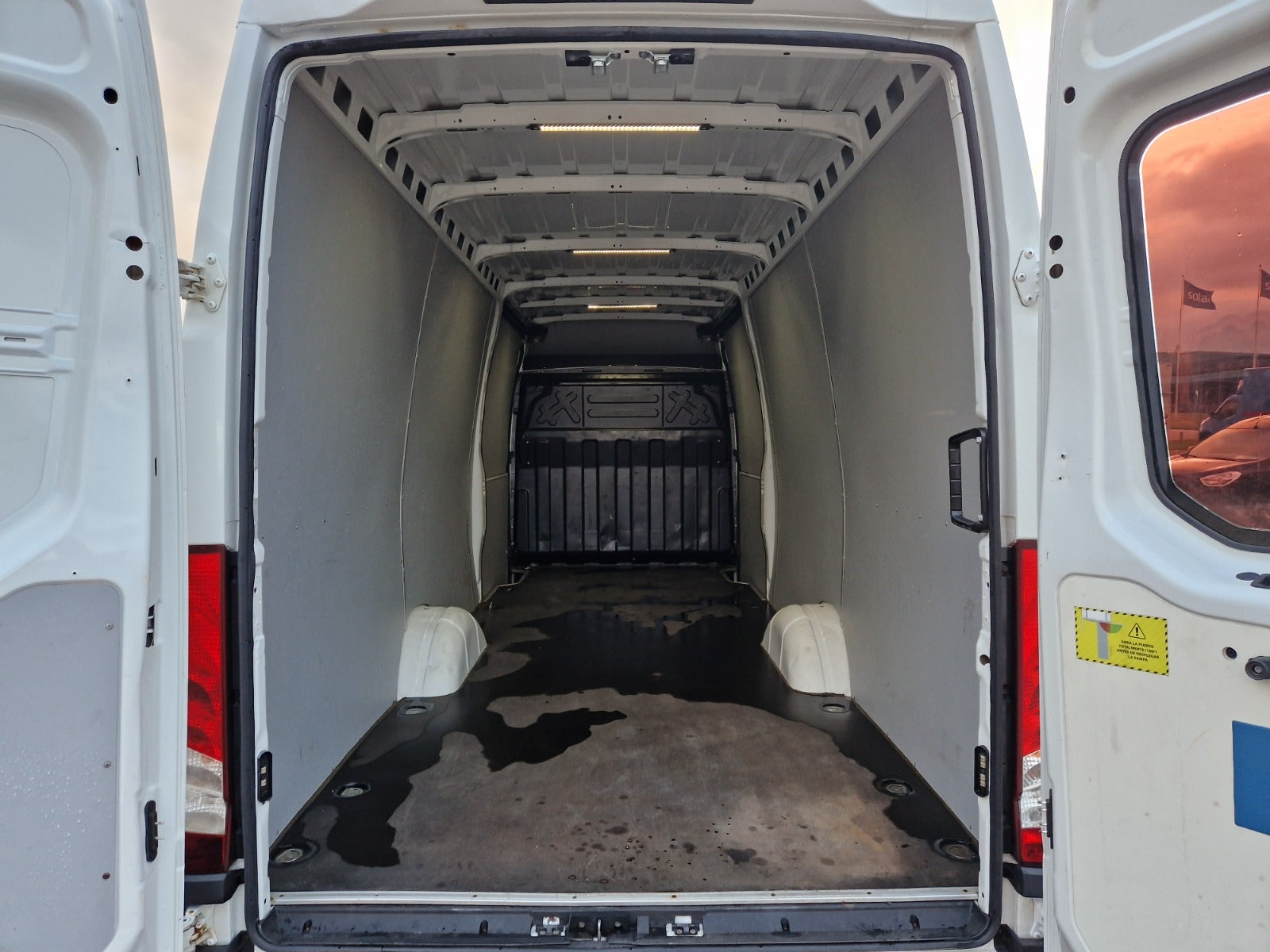 Billede af Iveco Daily 2,3 35S16 16m³ Van AG8