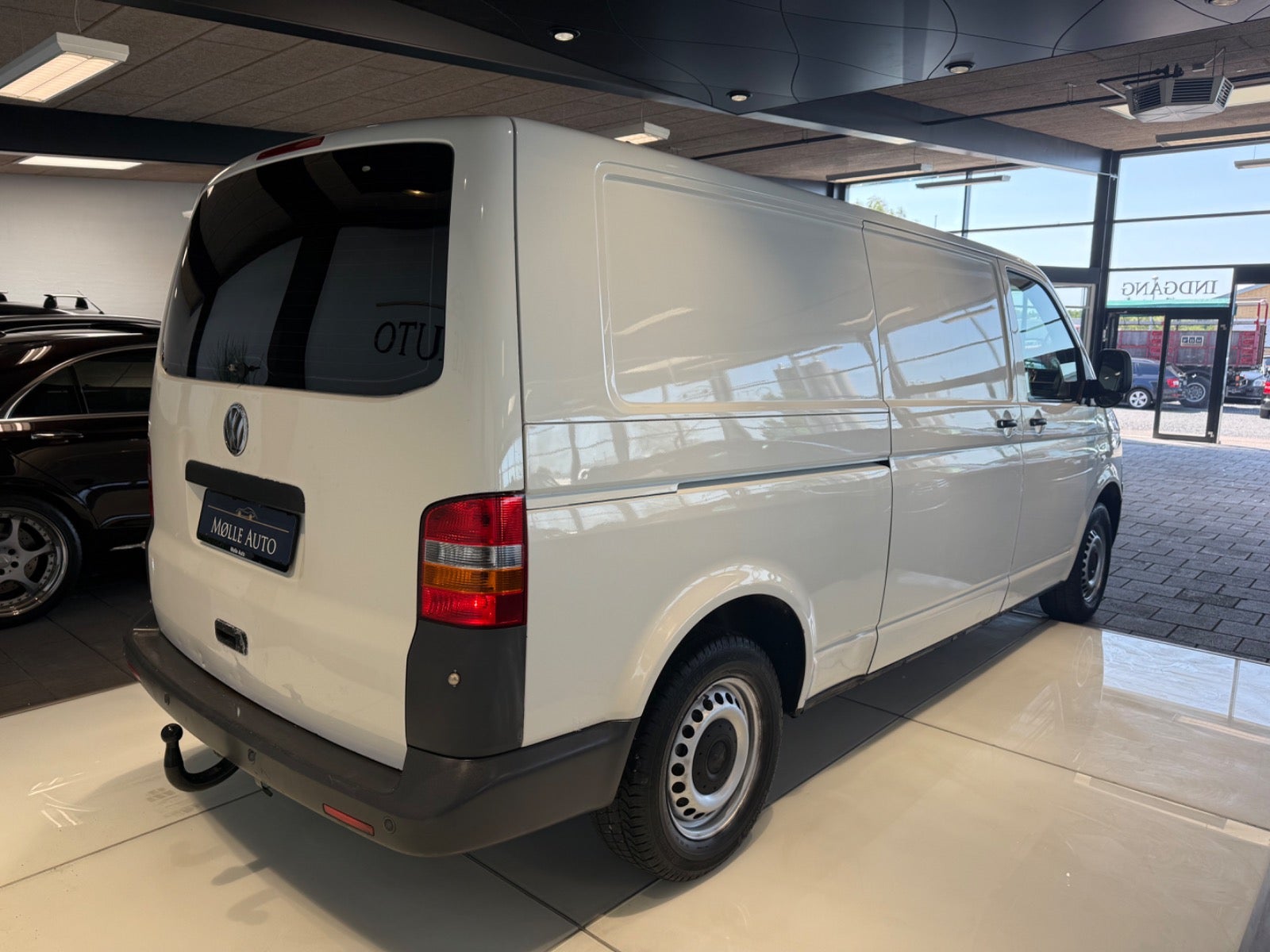 Billede af VW Transporter 2,5 TDi 130 Kassevogn lang