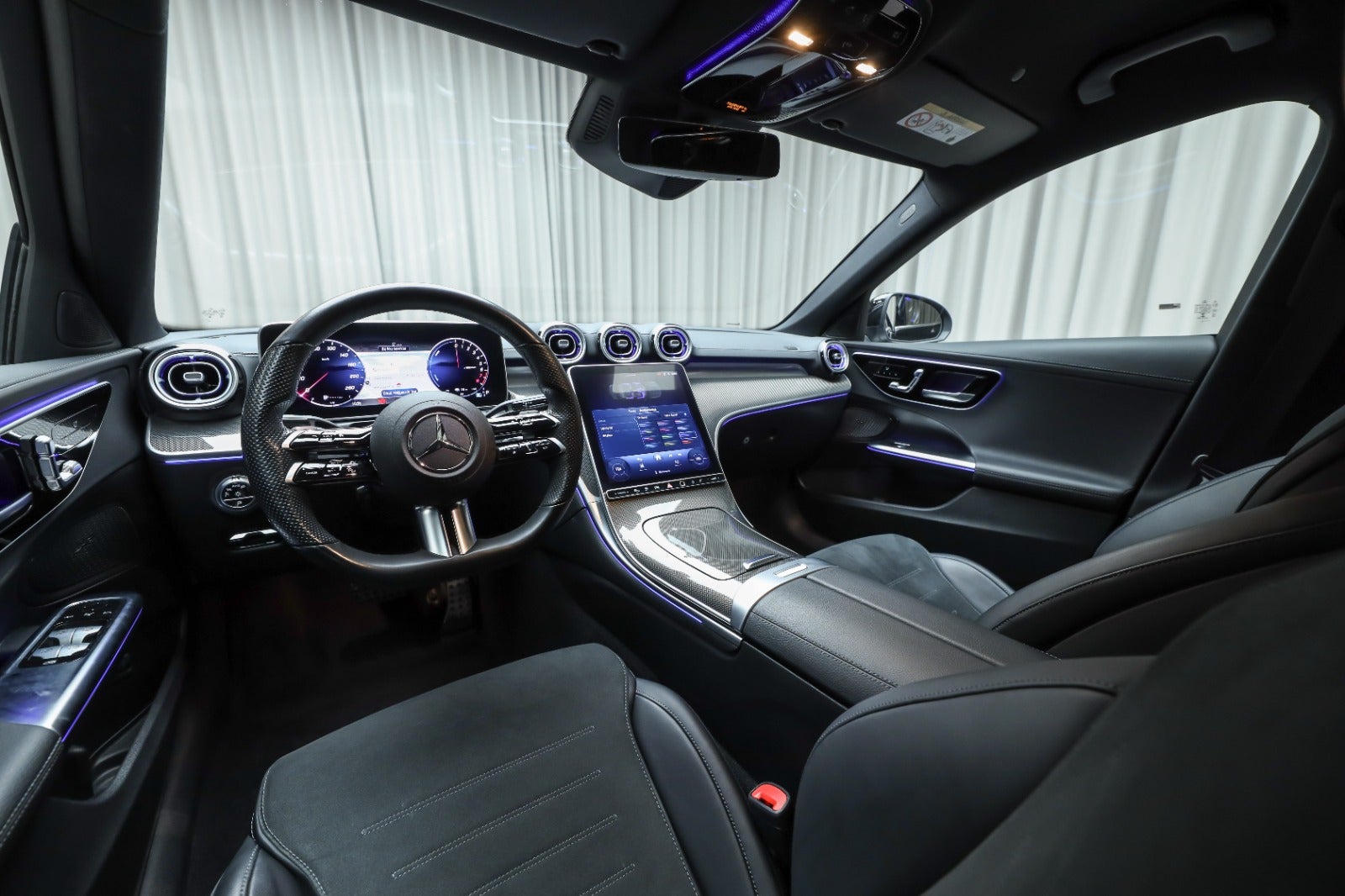 Mercedes-Benz C 300 e (4/8)