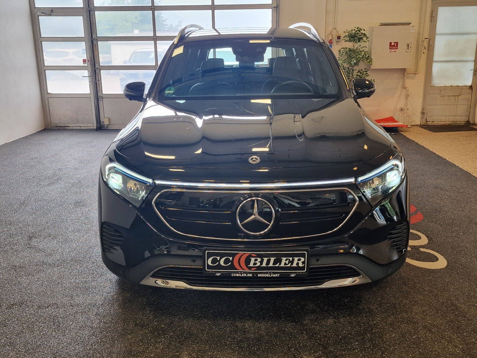 Mercedes EQB250 2023