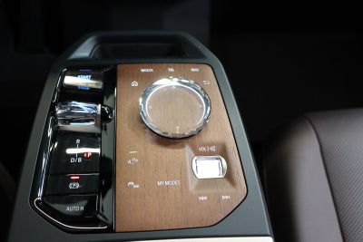 BMW iX xDrive40 Fully Charged