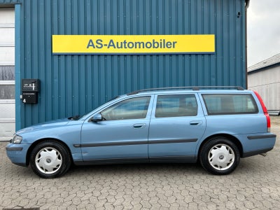 Volvo V70 2,4 140 aut. Benzin aut. Automatgear modelår 2004 km 199000 Lysblåmetal træk ABS airbag st