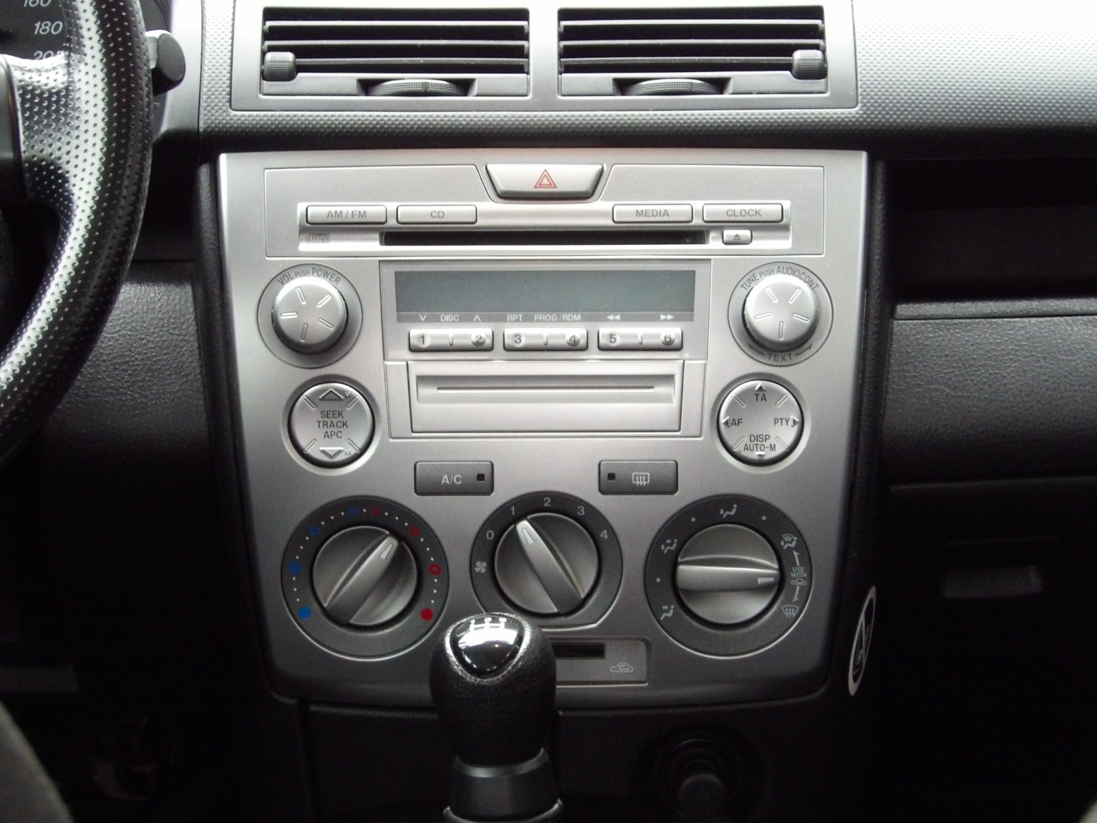 Mazda 2 2006