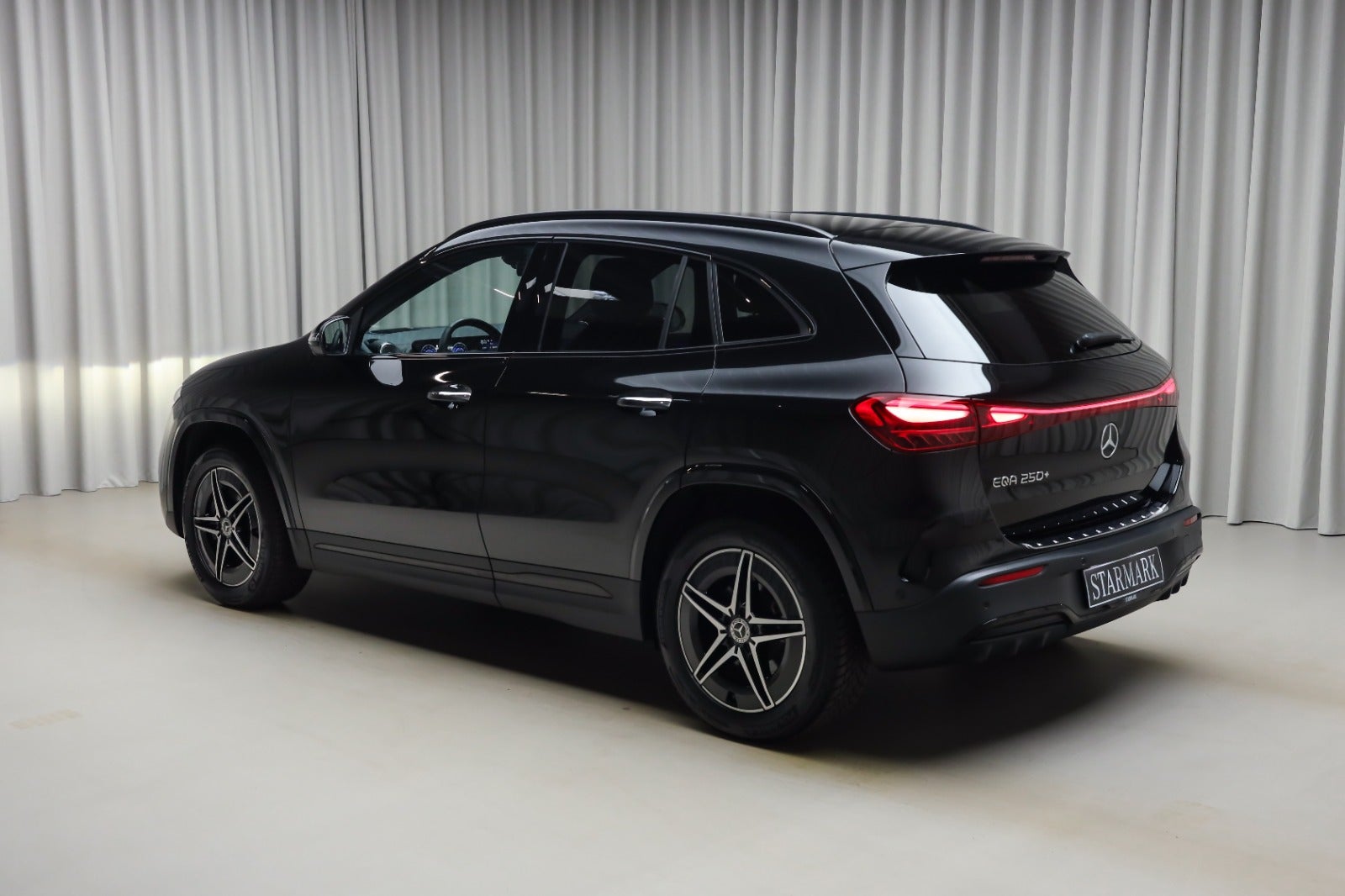 Mercedes-Benz EQA 250+ (3/8)