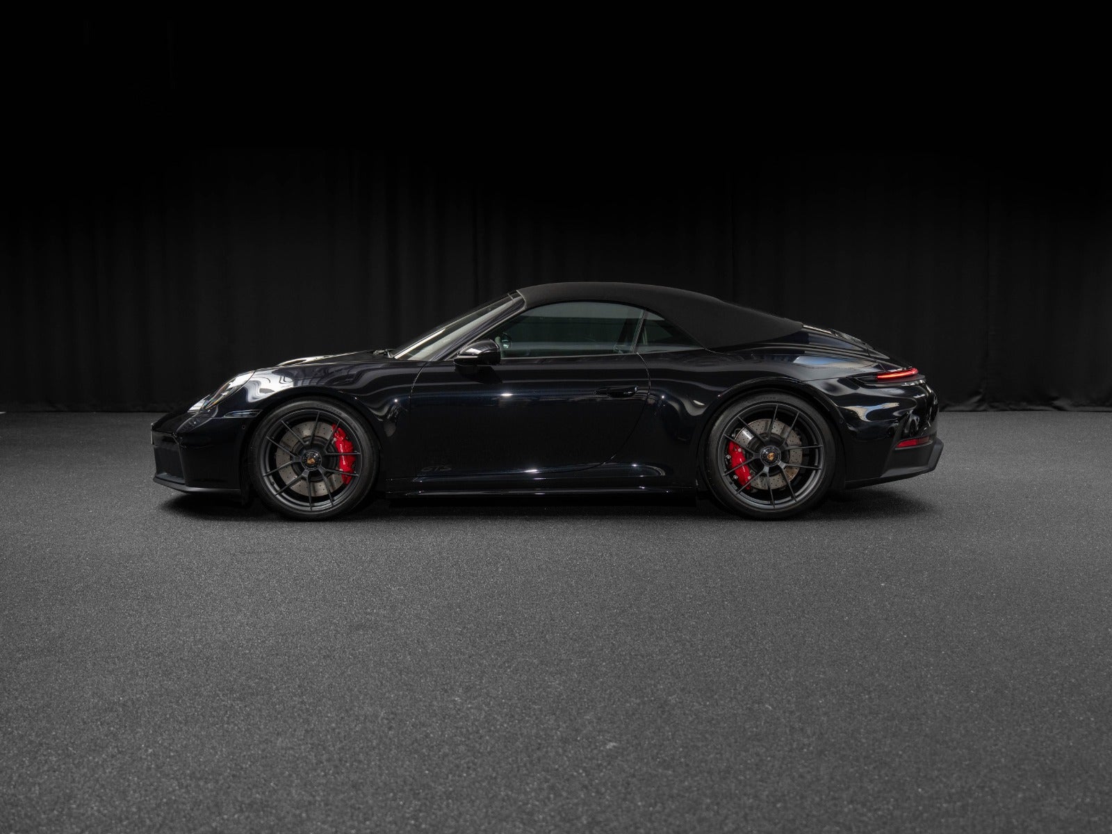 Gallery image 4 of 18