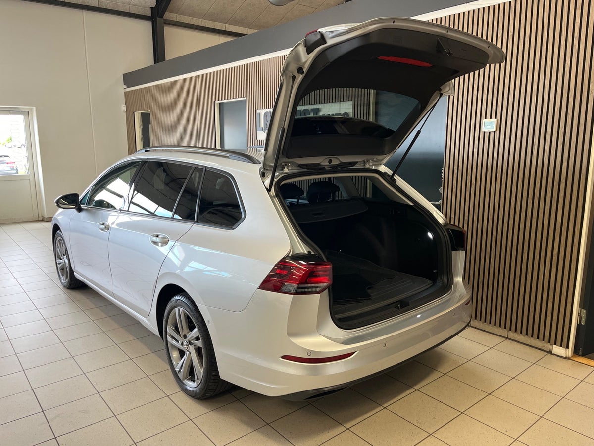 VW Golf VIII eTSi 130 Life Variant DSG
