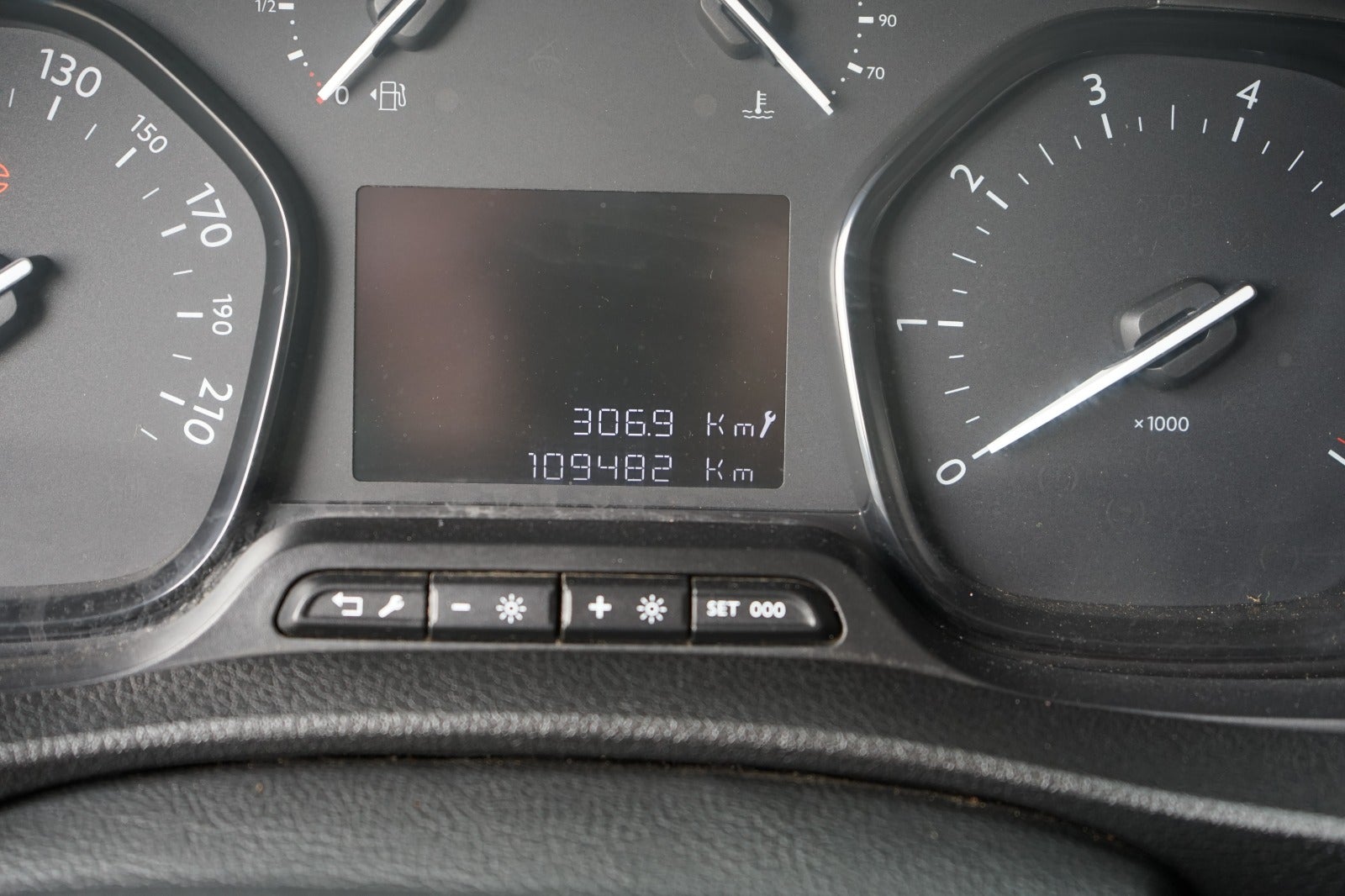 Billede af Peugeot Expert 2,0 BlueHDi 120 L3 Plus Van