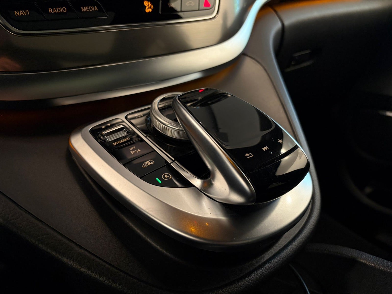 Mercedes – V300 d