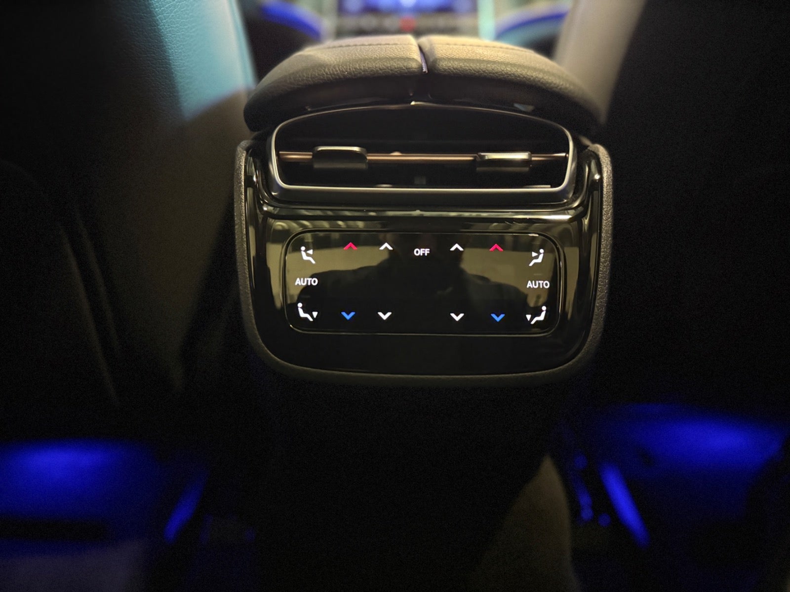 Mercedes EQE350 Electric Art