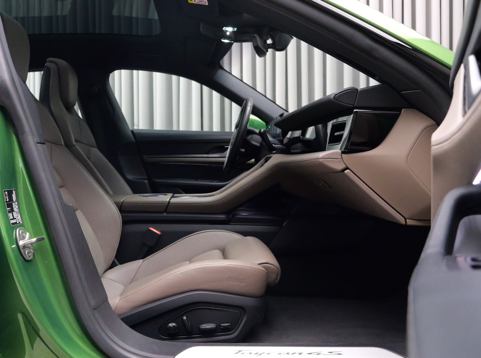 Porsche Taycan 4S Performance+ Cross Turismo