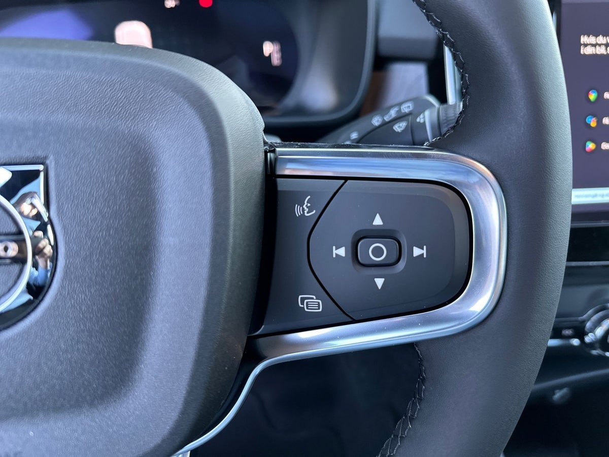 Volvo EX40 Extended Range Black Edition billede 19