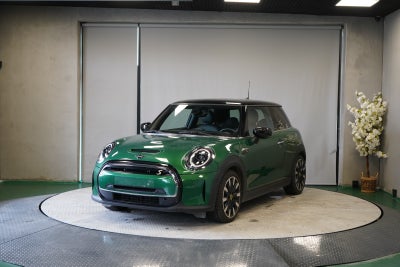 MINI Cooper SE  Maximise 3d