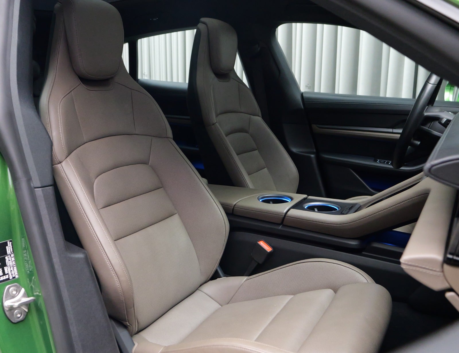 Porsche Taycan 4S Performance+ Cross Turismo