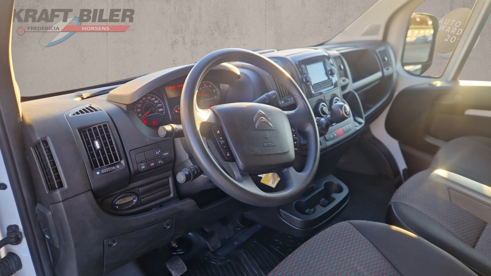 Billede af Citroën Jumper 33 2,2 BlueHDi 140 L2H2 FlexLine