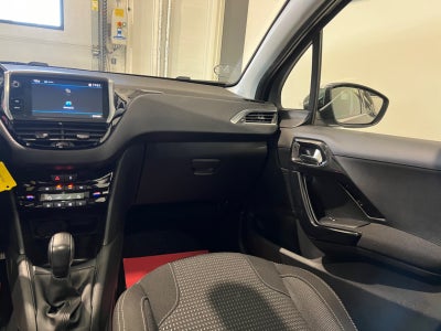 Peugeot 208 PureTech 82 Allure Sky