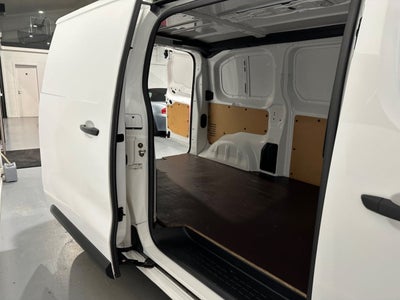 Toyota ProAce D 95 Medium Base