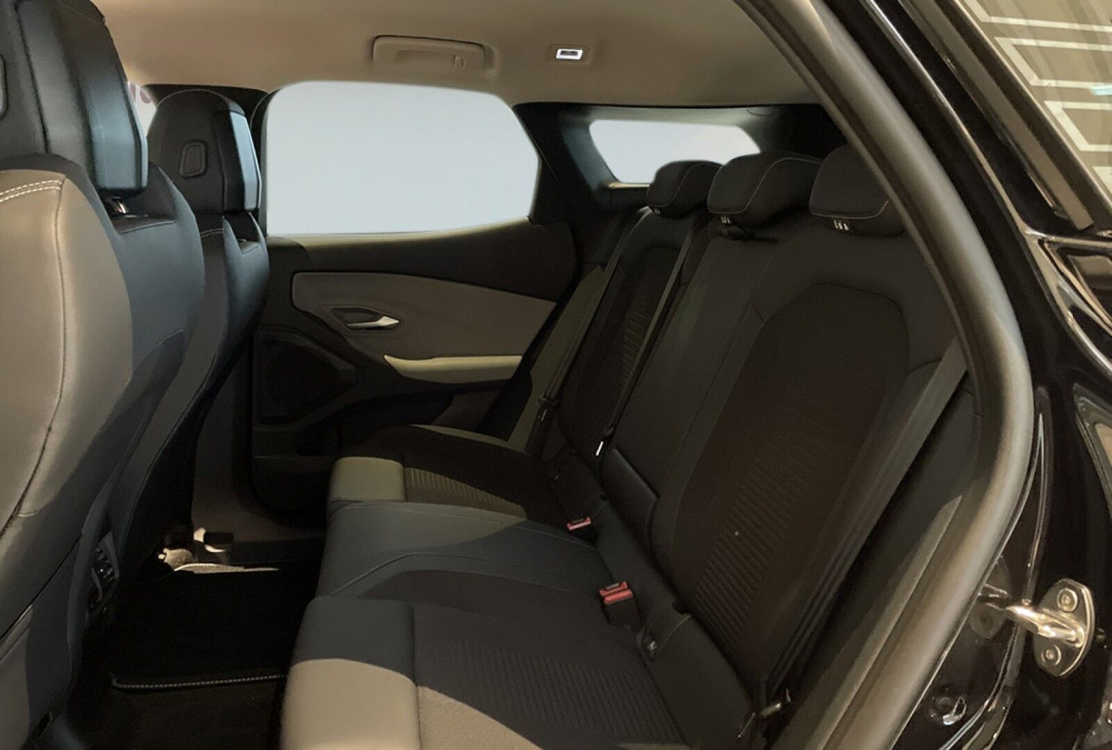 Ford Explorer Select Extended Range