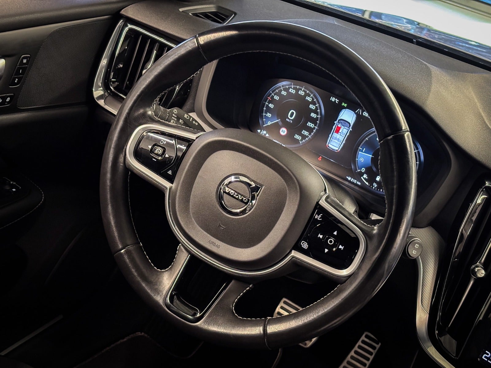 Billede af Volvo V60 2,0 B4 197 R-Design aut.