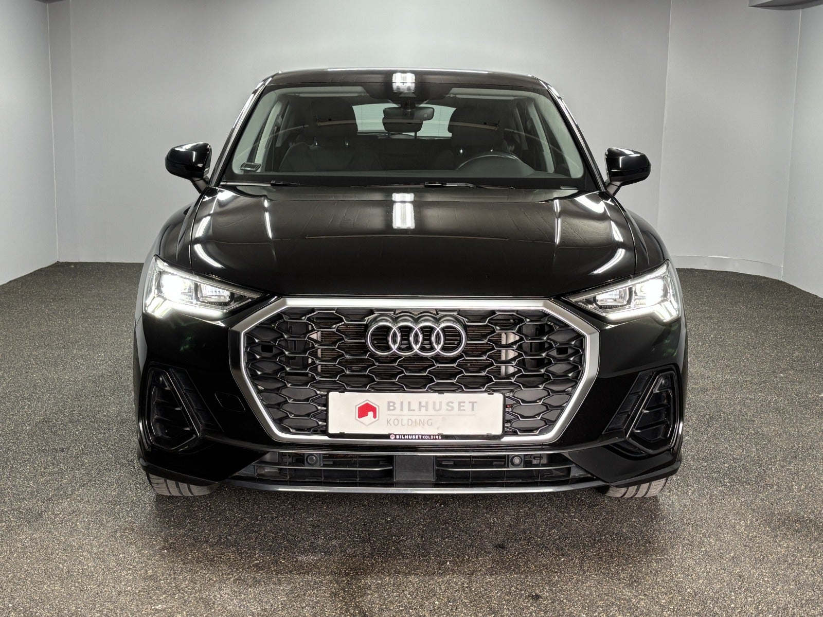 Billede af Audi Q3 45 TFSi e Attitude plus Sportback S-tr.