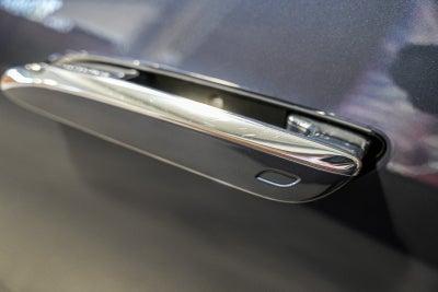 Mercedes EQE350 SUV