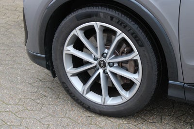 Audi Q4 e-tron S-line quattro