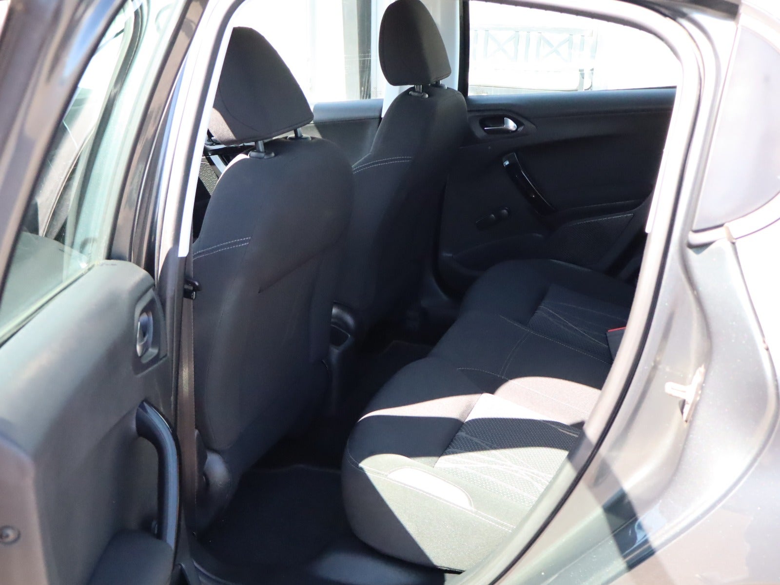Billede af Peugeot 208 1,6 e-HDi 92 Allure Sky