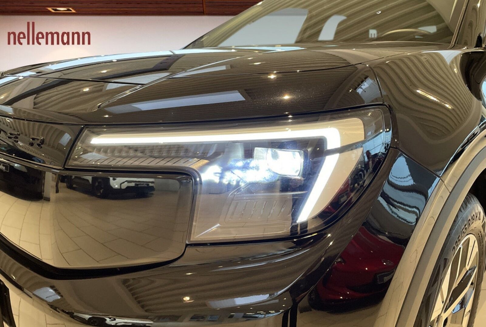 Ford Explorer Select Extended Range