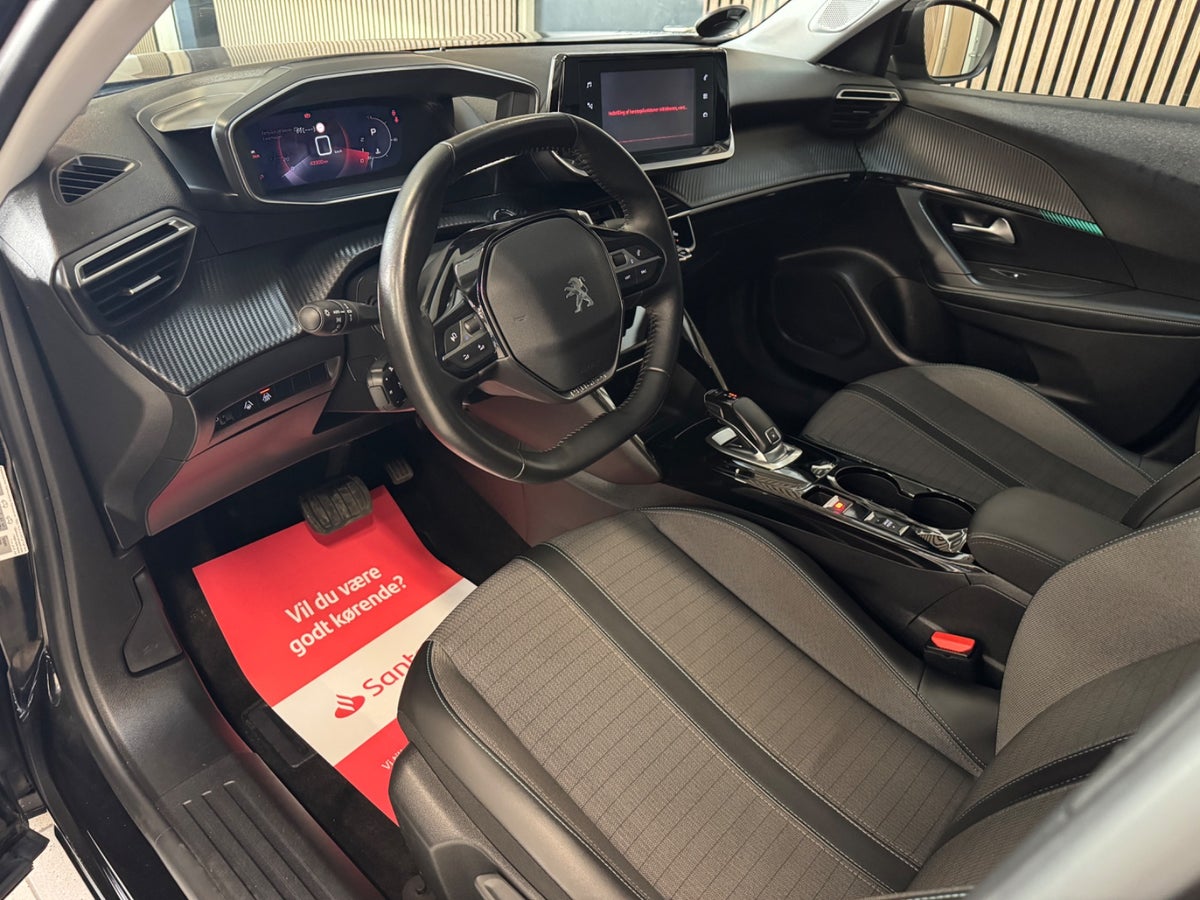 Peugeot 2008 PureTech 130 Selection Tech EAT8