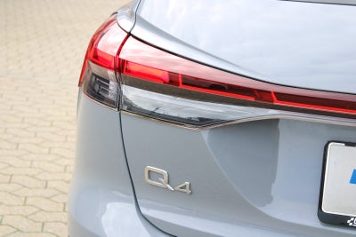 Audi Q4 e-tron Attraction Van