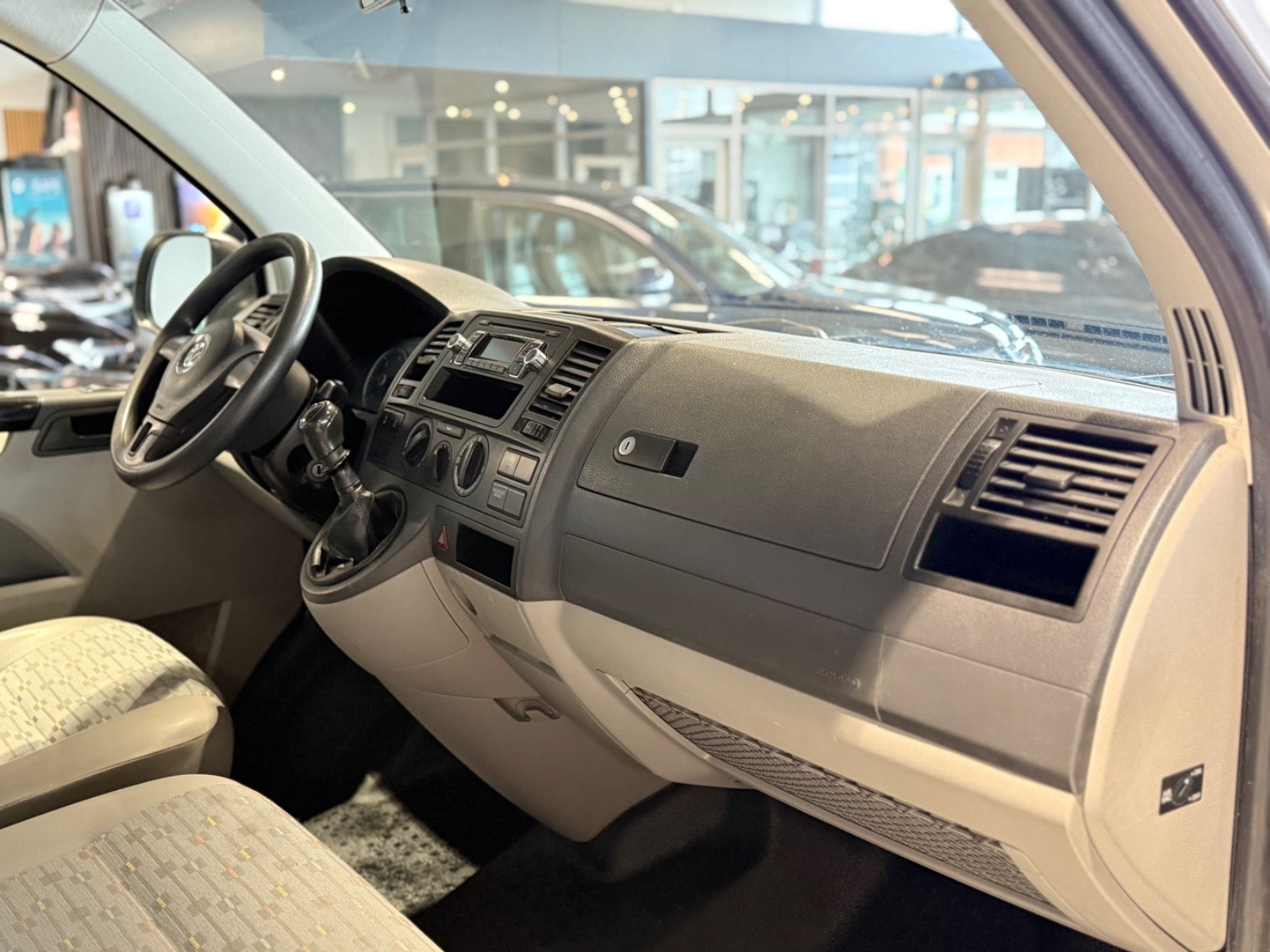 Billede af VW Transporter 2,0 TDi 140 Kassevogn lang