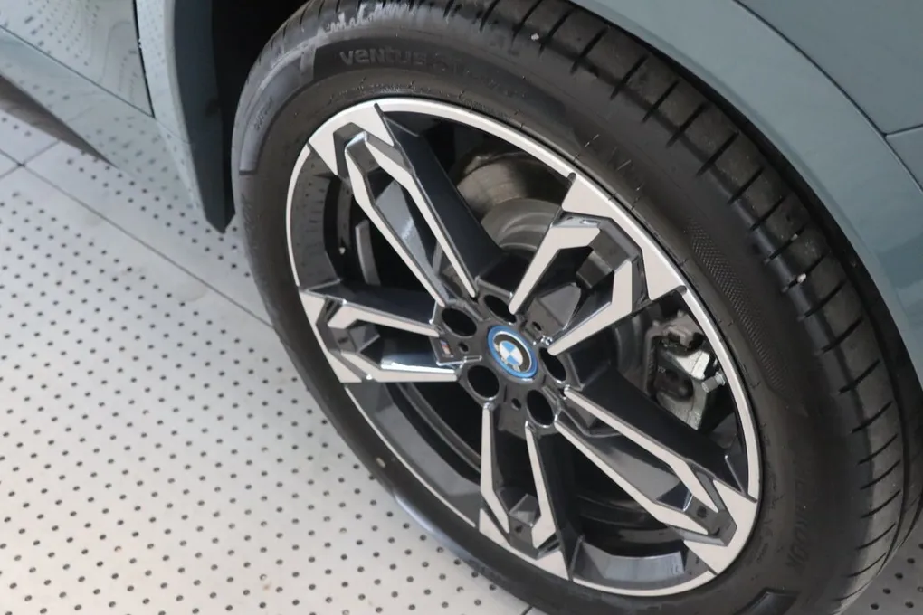 BMW iX1 xDrive30 M-Sport