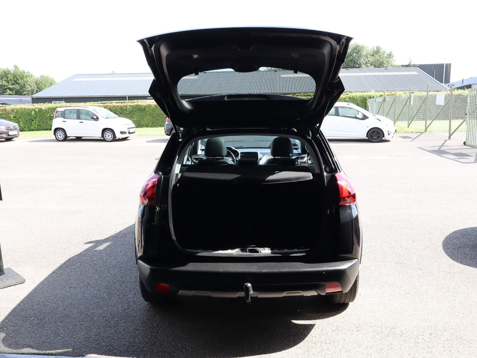 Billede af Peugeot 2008 1,2 e-THP 110 Allure Sky